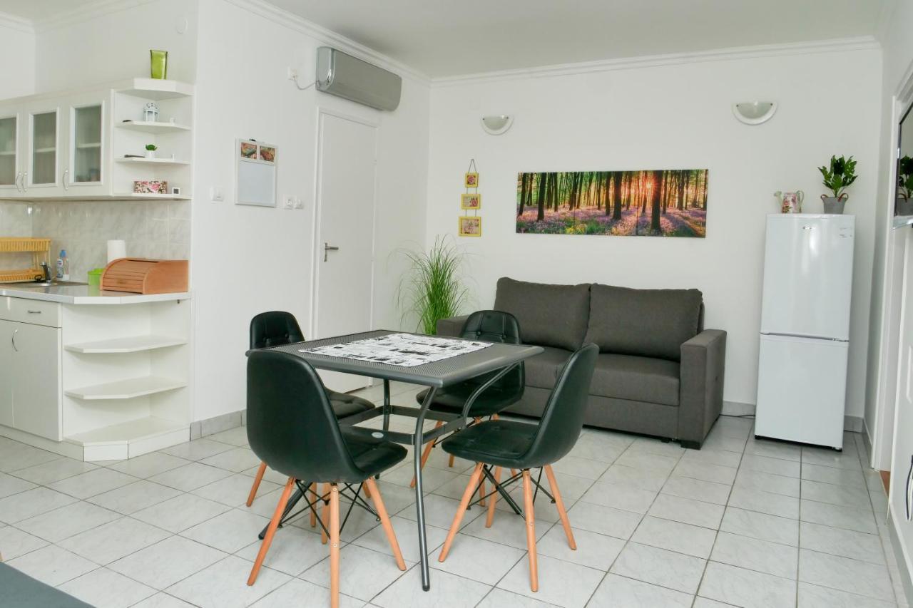 Cseresznyes Apartman Berekfürdő Екстериор снимка