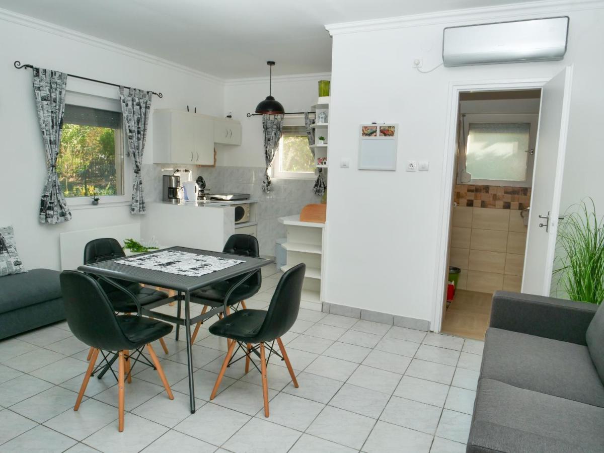 Cseresznyes Apartman Berekfürdő Екстериор снимка