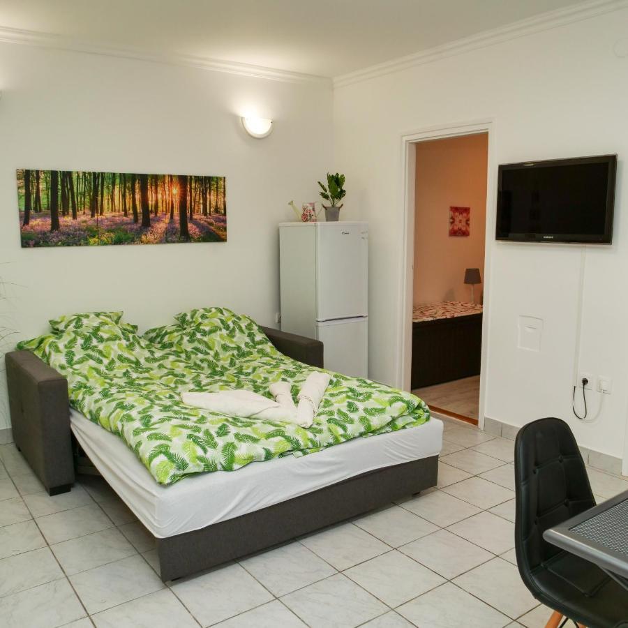 Cseresznyes Apartman Berekfürdő Екстериор снимка