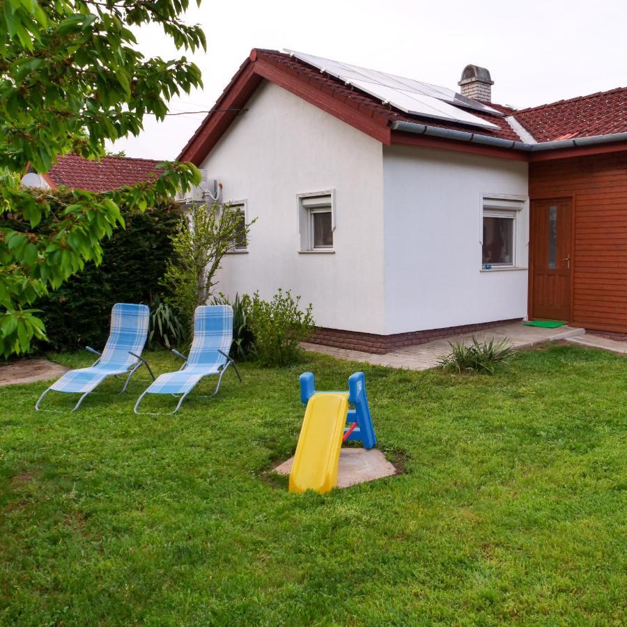 Cseresznyes Apartman Berekfürdő Екстериор снимка