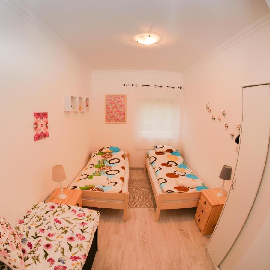 Cseresznyes Apartman Berekfürdő Екстериор снимка