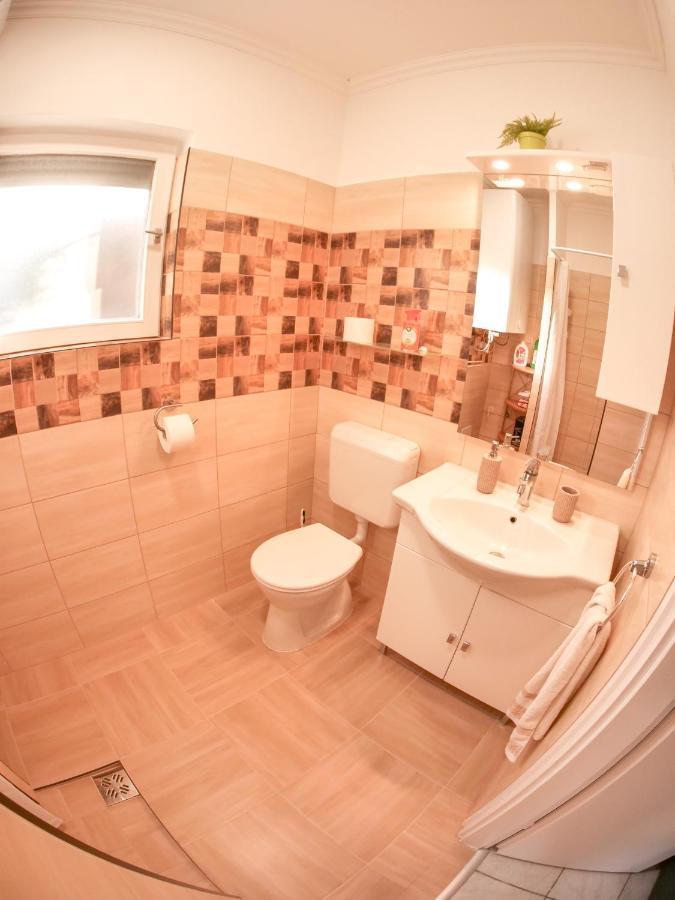 Cseresznyes Apartman Berekfürdő Екстериор снимка